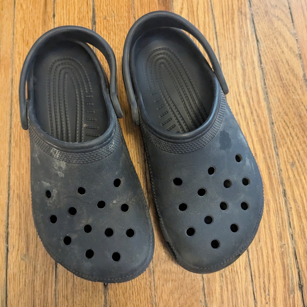 Crocs size 5